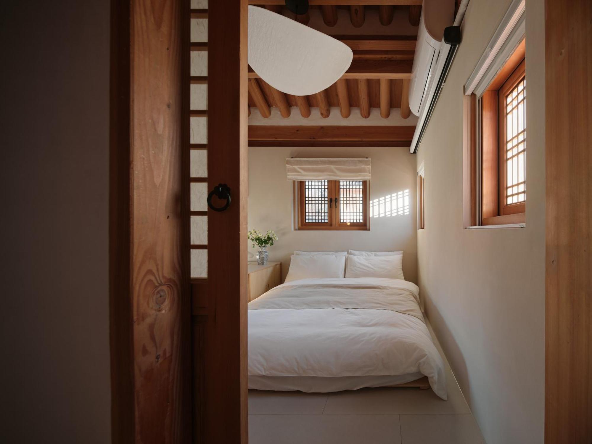 The Korean Traditional Hanok In Downtown Seoul For Convenient Public Transportation - Seoul Ari Zewnętrze zdjęcie